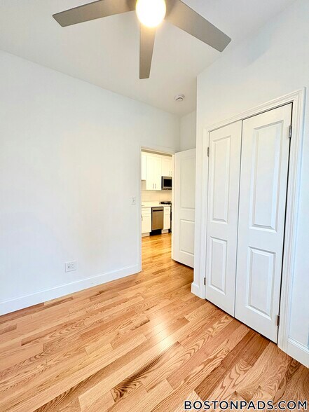 Building Photo - 95 Park Dr