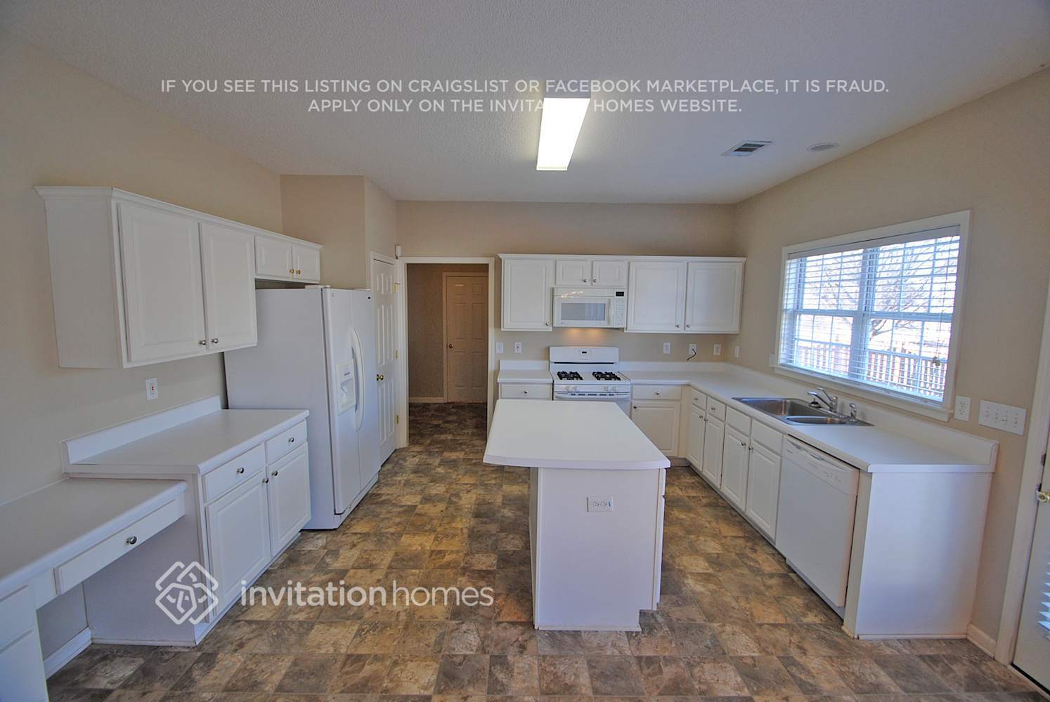 Building Photo - 3649 Elmendorf Cove NW