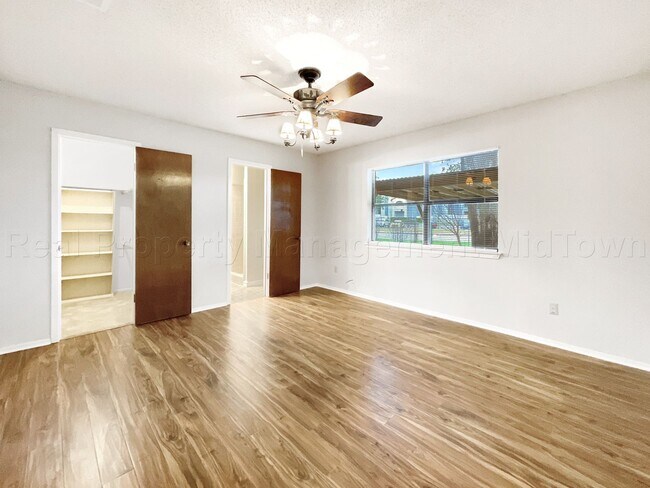 Building Photo - 841 S Atkerson Ln