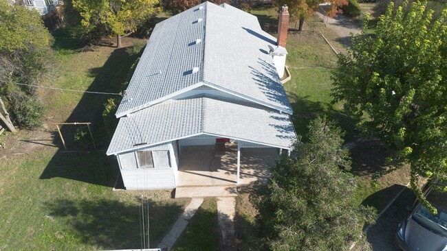 Building Photo - 2560 Fowler Ave