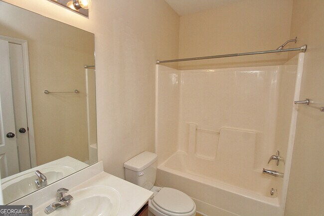 Building Photo - 728 Castle Top Ct SE