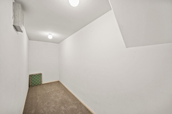 Building Photo - 10008 Dawn Brook Dr