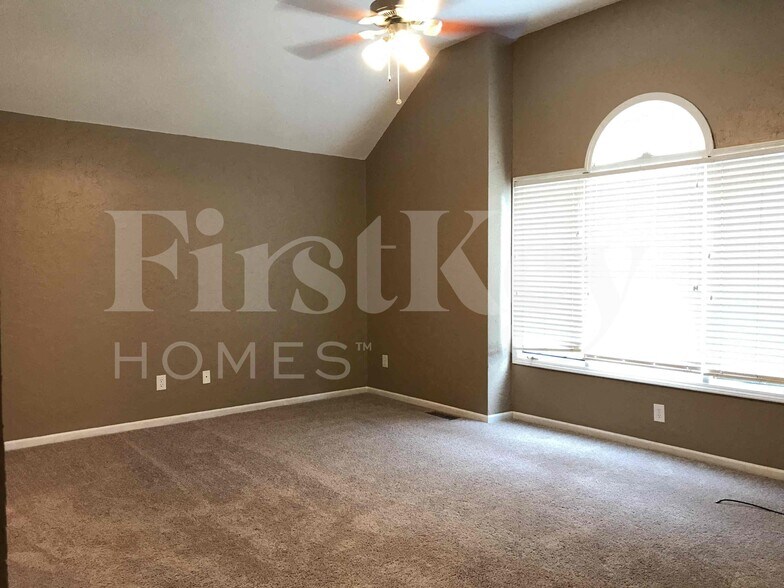 Building Photo - 5212 N Jefferson St