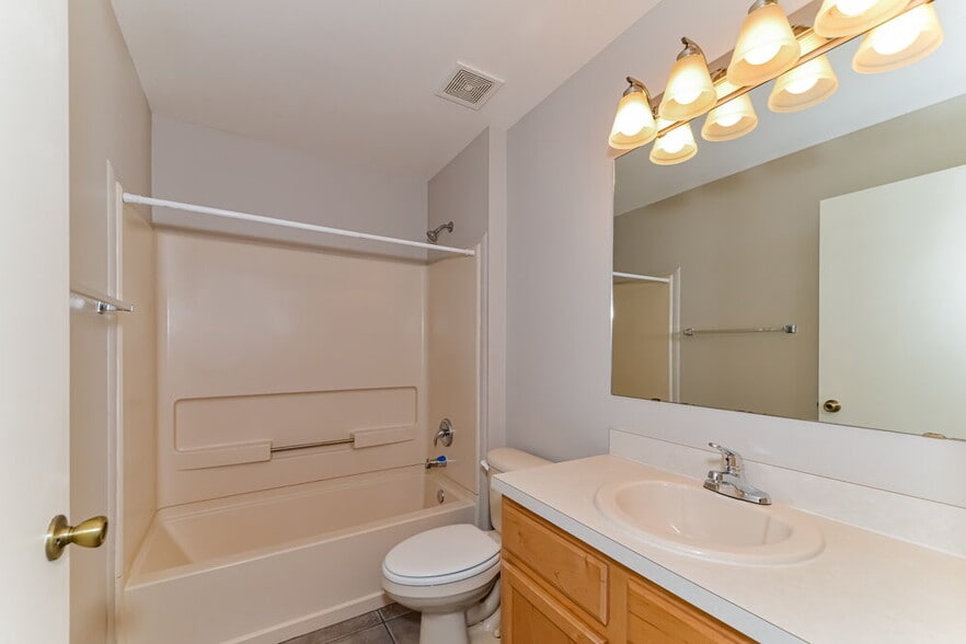 Building Photo - 11782 Shirburn Cir