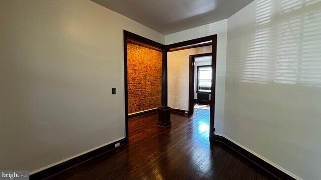 Building Photo - 18 16th St NE