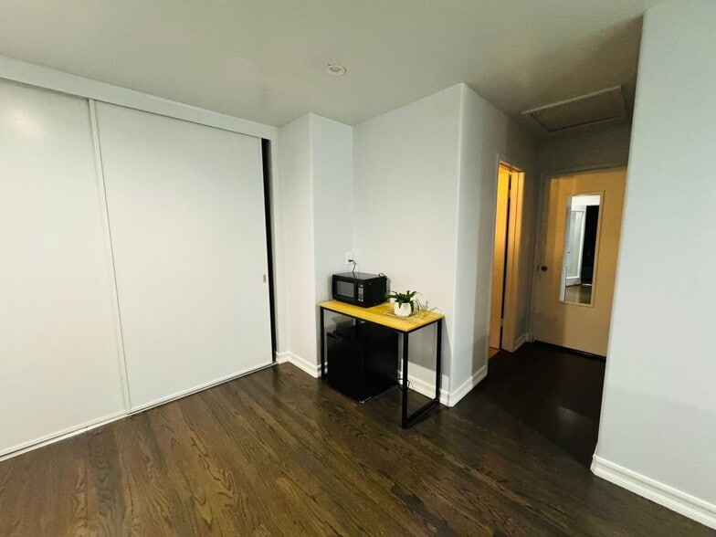 Building Photo - 2088 Cypress Ave