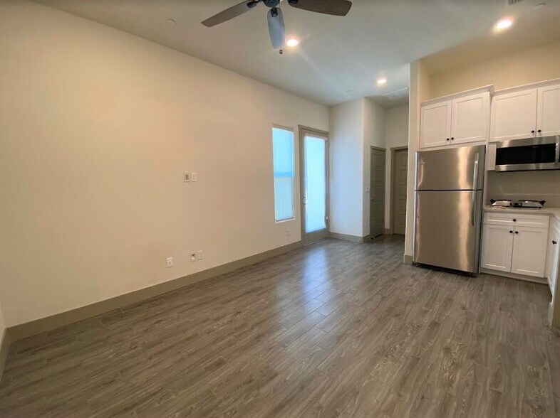 Building Photo - 2324 Aviles