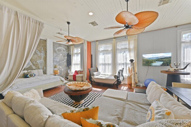 Building Photo - 1614 Avenue K