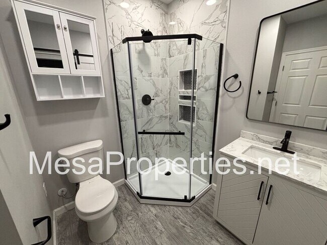 Building Photo - 930 Jadestone Ln