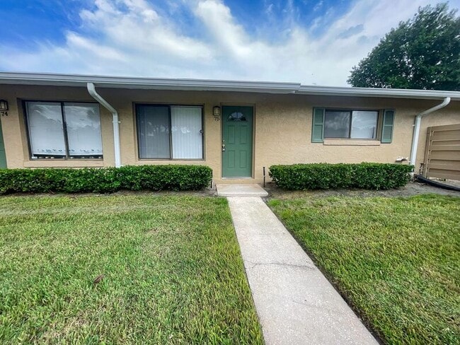Primary Photo - 725 Northlake Blvd