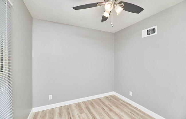 Building Photo - 11003 Fawnhaven Dr