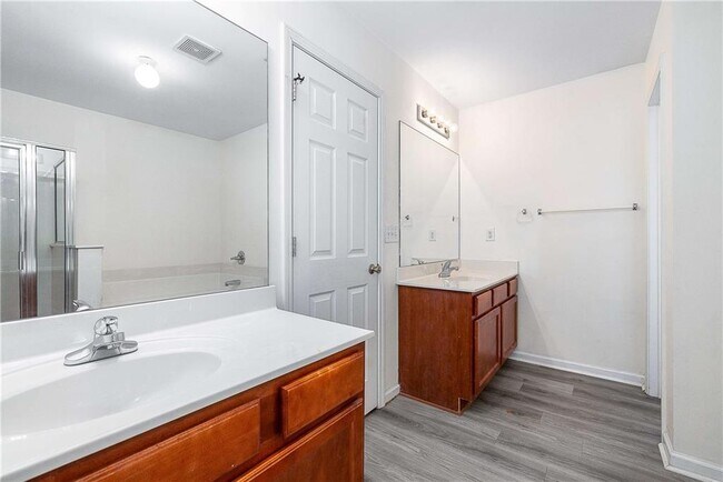 Building Photo - 4003 Labrador Way