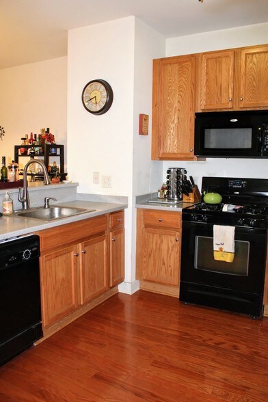 Kitchen - 200 W Elm St