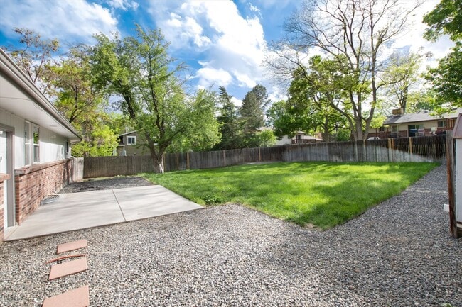 Building Photo - Awesome Littleton Ranch Home