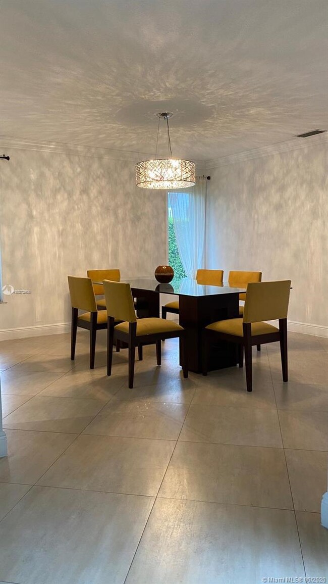 Building Photo - 13111 S Calusa Club Dr