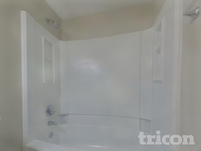 Building Photo - 1743 Napa Valley Ct SE