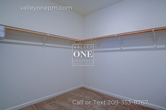 Building Photo - LIKE-NEW SOLAR POWERED HOME, BUILT 2022