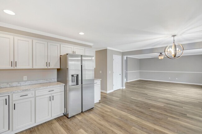 Building Photo - Spacious Cane Bay Home with Pond Views!