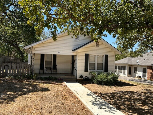 Building Photo - Beautiful 3 bed/1.5 bath near UNT