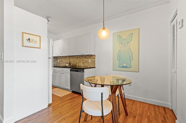 Building Photo - 45 Antilla Ave