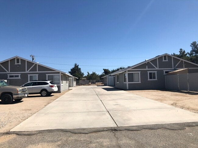 Building Photo - 14025 Smoketree St