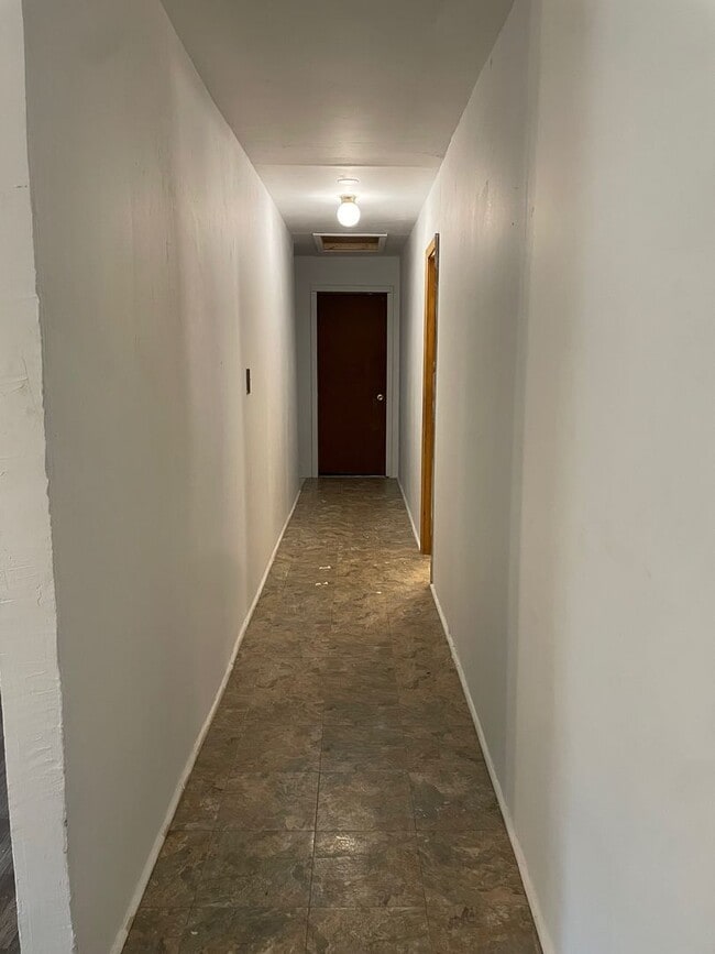 Building Photo - 3 BED, 2 BATH HOME LOCATED IN COUNTRY!