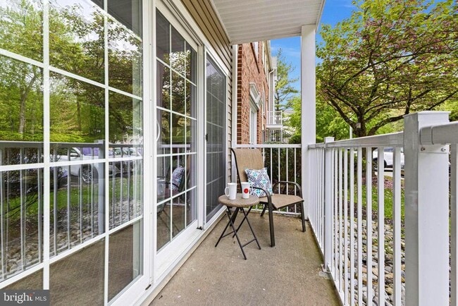 Building Photo - 14 Cheverny Ct