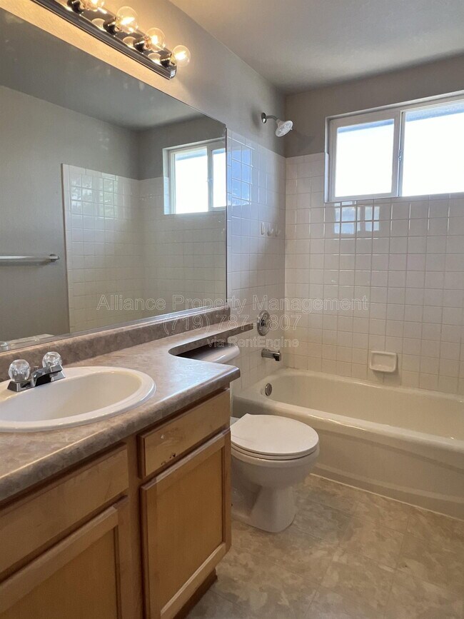 Building Photo - 5671 Vermillion Bluffs Dr