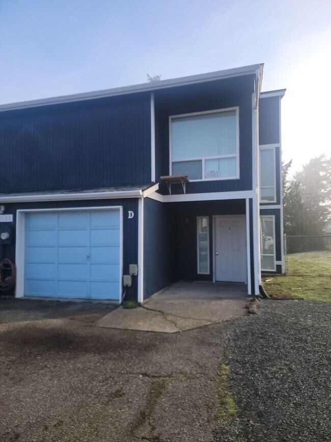 Building Photo - 12121 105th Ave Ct E