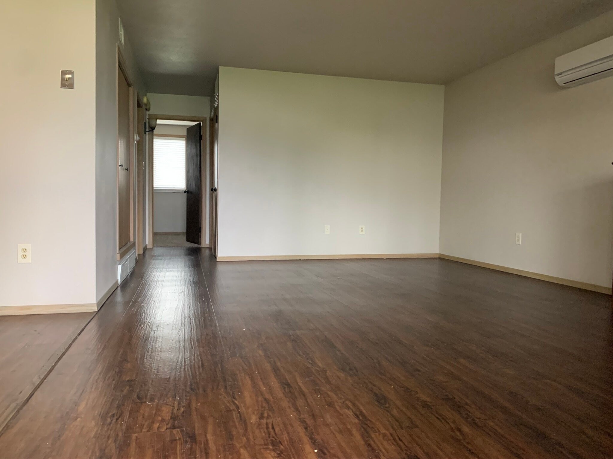 Building Photo - 1604 Sand Ct