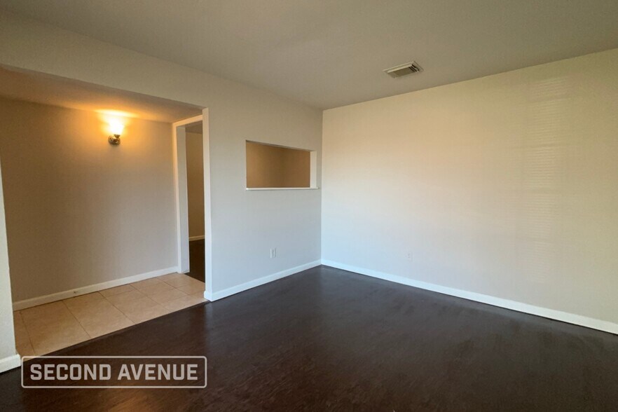 Building Photo - 3302 Charriton Dr