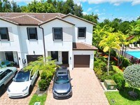 Building Photo - 132 SW 185th Way