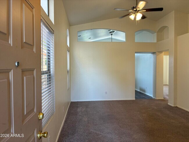 Building Photo - 1319 W Escuda Rd