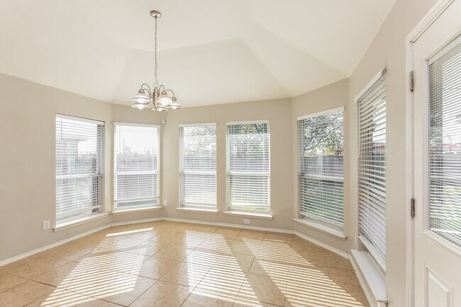 Building Photo - 1007 Andrew St