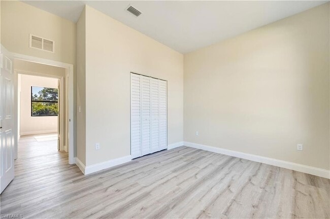 Building Photo - 1132 Cummings St E