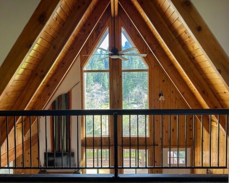 Building Photo - 22374 Glenwood Dr