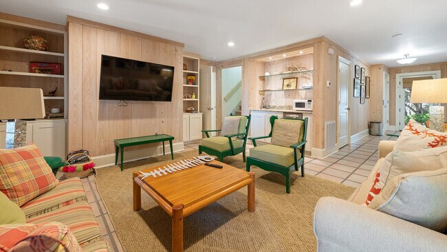 Primary Photo - 321 Pioneer Loop