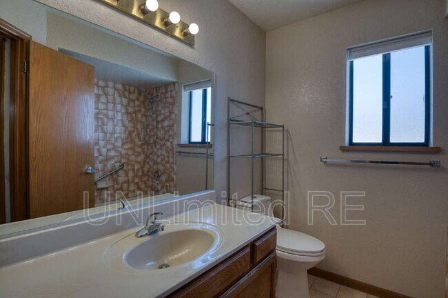 Building Photo - 2512 Cisco Dr S