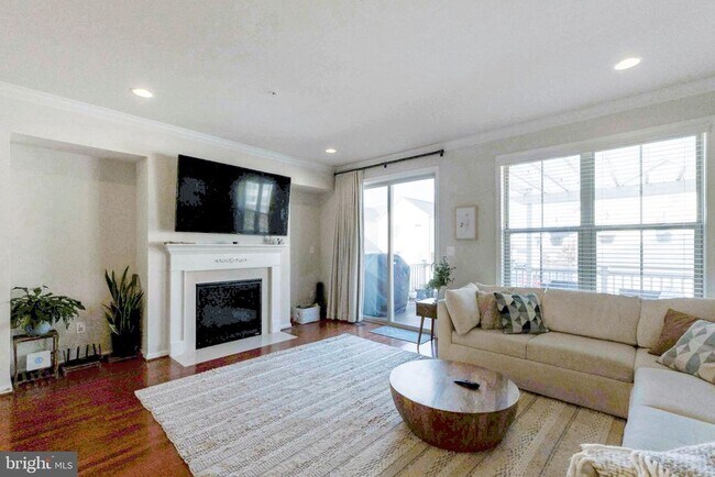 Building Photo - 13707 Petrel St