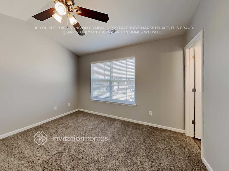 Building Photo - 15249 Pangborn Pl