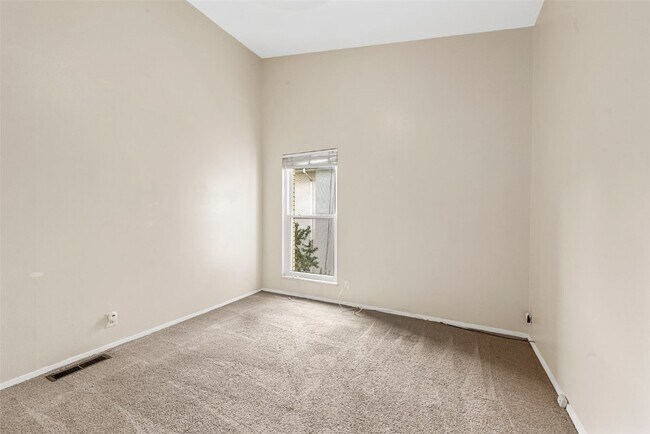 Building Photo - 10421 Briarbend Dr