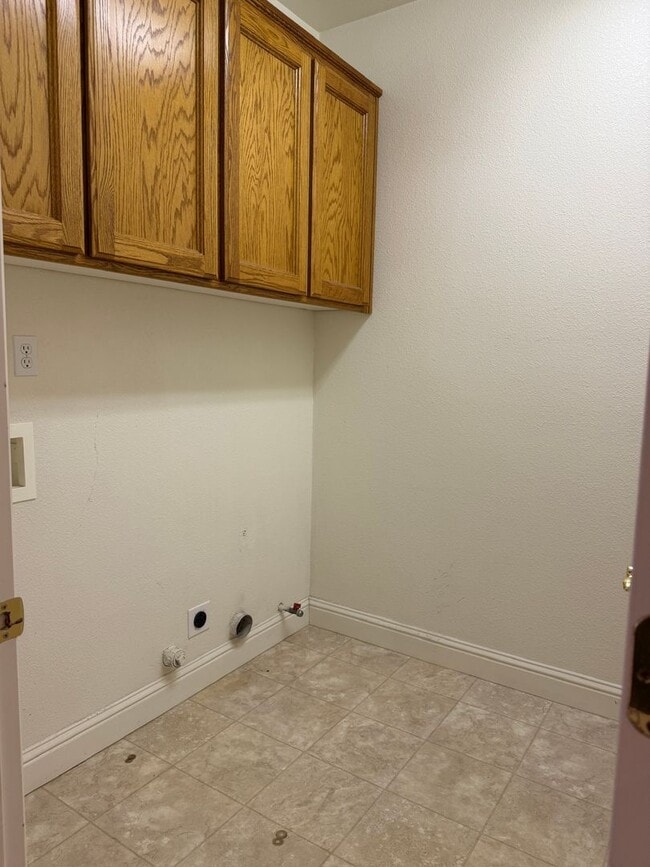 Building Photo - 5160 Adamstowne Way