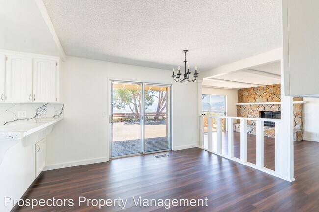 Building Photo - 4 br, 2 bath House - 2850 Paseo Robles