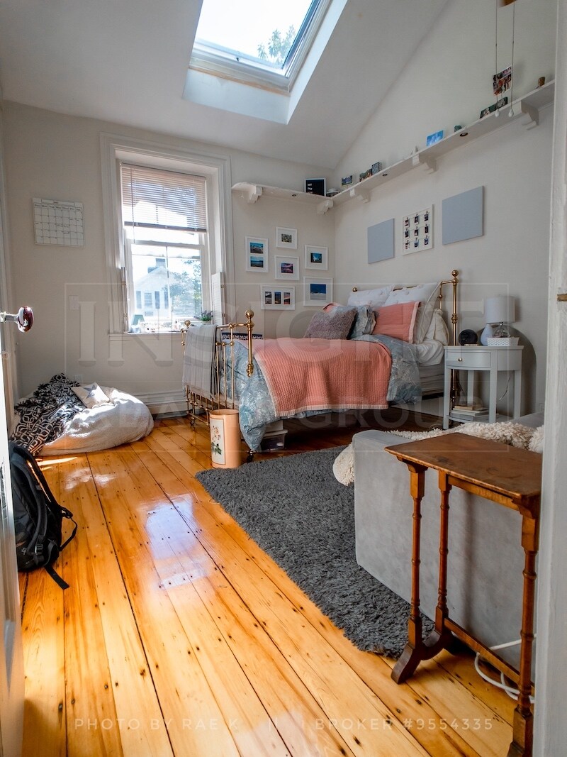 Building Photo - 61 Pond St