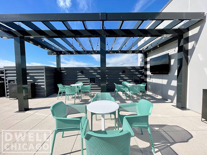 Building Photo - 911 W Dakin St