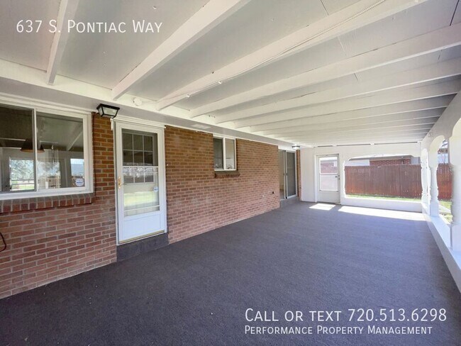 Building Photo - 637 S Pontiac Way