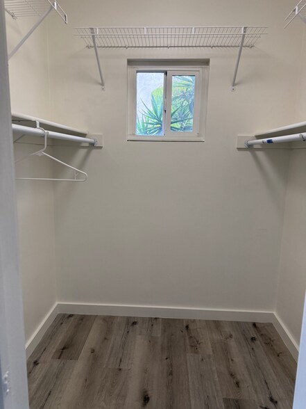 Building Photo - 811 Austin Ave