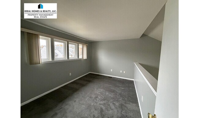 Building Photo - 5466 Country Hearth Ln