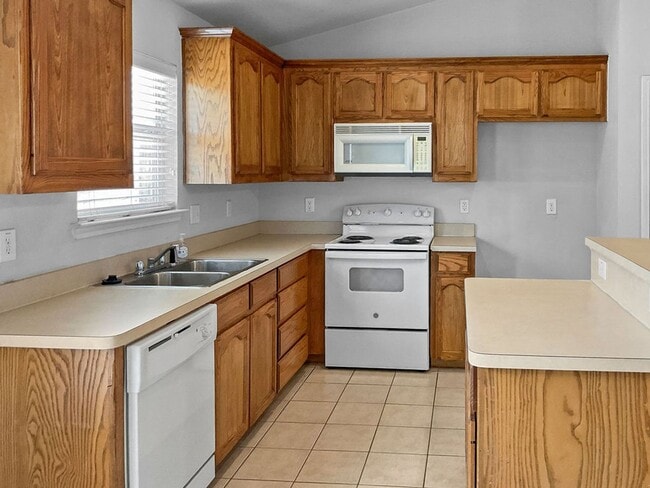 Building Photo - 6521 Regina Dr