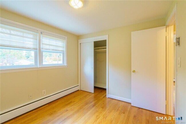 Building Photo - 33 Sky View Dr